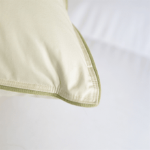 Load image into Gallery viewer, Natural Nights 600 Goose Down Mattress Topper - Queen (60&quot; x 80&quot;)
